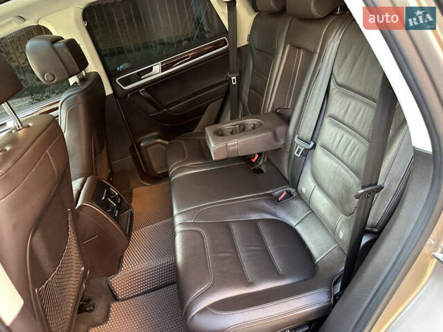 Бежевый Фольксваген Туарег, объемом двигателя 2.97 л и пробегом 183 тыс. км за 26500 $, фото 21 на Automoto.ua