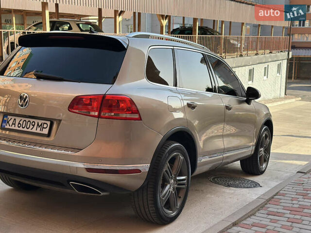 Бежевый Фольксваген Туарег, объемом двигателя 2.97 л и пробегом 183 тыс. км за 26500 $, фото 4 на Automoto.ua