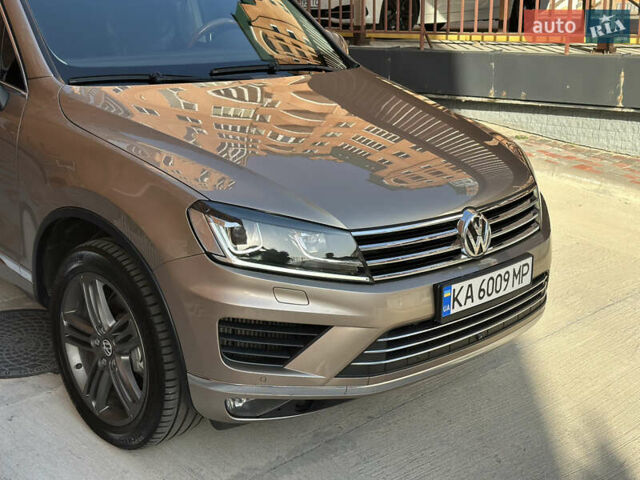 Бежевый Фольксваген Туарег, объемом двигателя 2.97 л и пробегом 183 тыс. км за 26500 $, фото 1 на Automoto.ua
