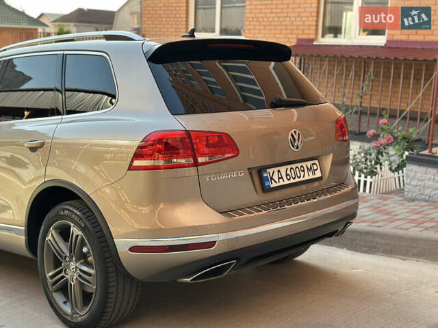 Бежевый Фольксваген Туарег, объемом двигателя 2.97 л и пробегом 183 тыс. км за 26500 $, фото 6 на Automoto.ua