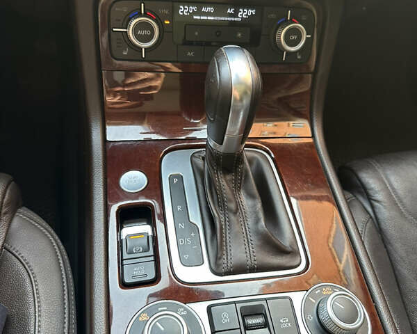 Бежевый Фольксваген Туарег, объемом двигателя 2.97 л и пробегом 183 тыс. км за 26500 $, фото 19 на Automoto.ua