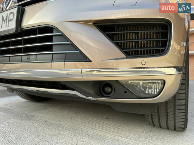 Бежевый Фольксваген Туарег, объемом двигателя 2.97 л и пробегом 183 тыс. км за 26500 $, фото 32 на Automoto.ua