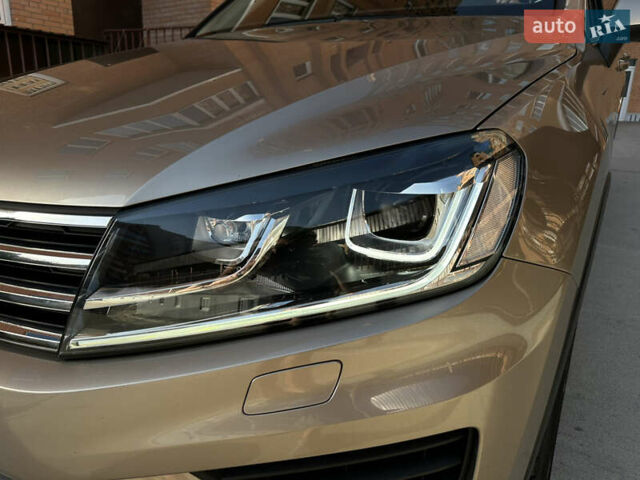 Бежевый Фольксваген Туарег, объемом двигателя 2.97 л и пробегом 183 тыс. км за 26500 $, фото 31 на Automoto.ua