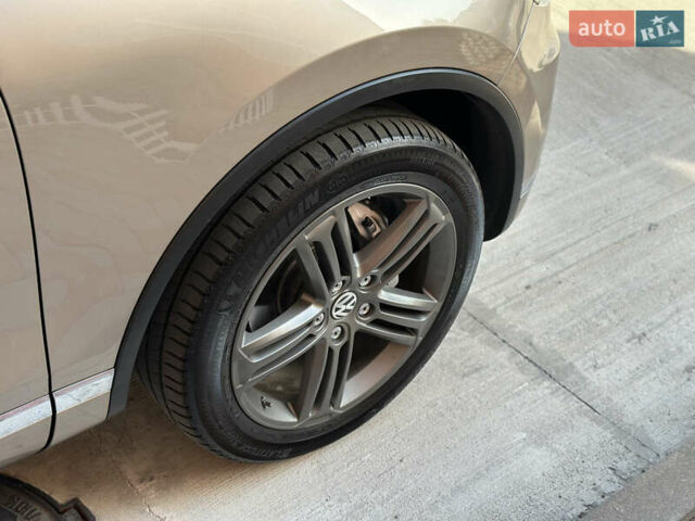 Бежевый Фольксваген Туарег, объемом двигателя 2.97 л и пробегом 183 тыс. км за 26500 $, фото 3 на Automoto.ua