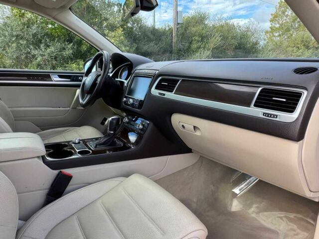 Бежевый Фольксваген Туарег, объемом двигателя 3.6 л и пробегом 76 тыс. км за 7300 $, фото 9 на Automoto.ua