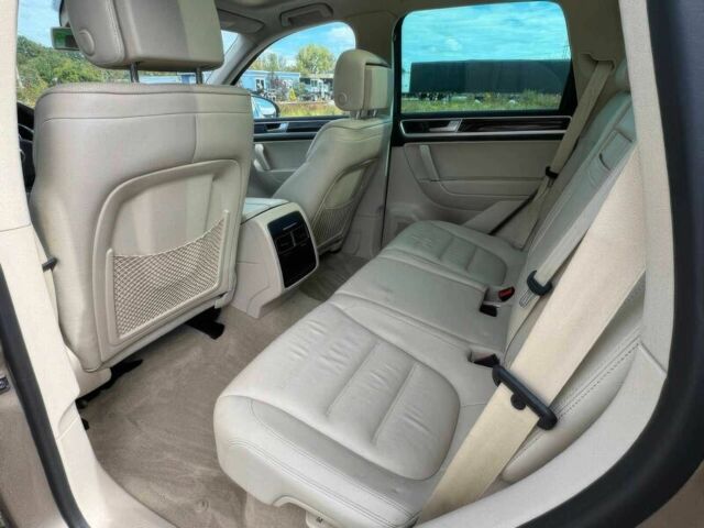 Бежевый Фольксваген Туарег, объемом двигателя 3.6 л и пробегом 71 тыс. км за 13600 $, фото 9 на Automoto.ua