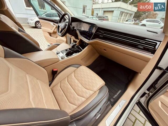 Бежевий Фольксваген Туарег, об'ємом двигуна 3 л та пробігом 72 тис. км за 47900 $, фото 20 на Automoto.ua