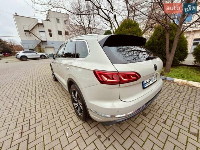 Бежевий Фольксваген Туарег, об'ємом двигуна 3 л та пробігом 72 тис. км за 47900 $, фото 4 на Automoto.ua