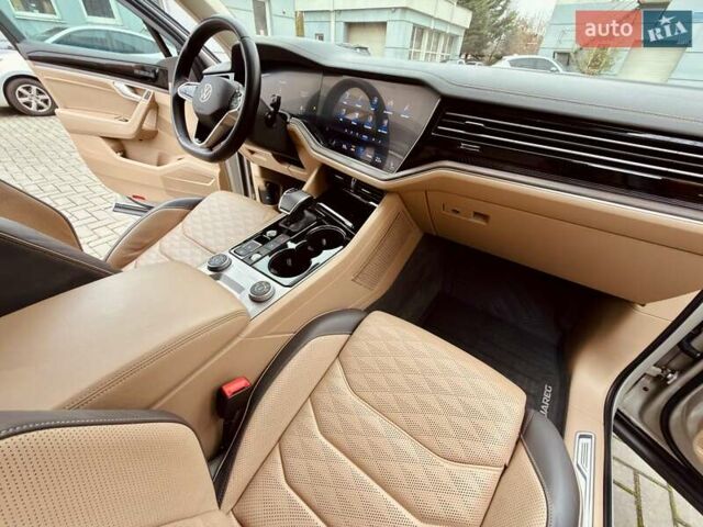 Бежевий Фольксваген Туарег, об'ємом двигуна 3 л та пробігом 72 тис. км за 47900 $, фото 21 на Automoto.ua