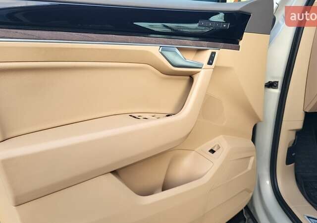 Бежевий Фольксваген Туарег, об'ємом двигуна 2.97 л та пробігом 128 тис. км за 53500 $, фото 38 на Automoto.ua