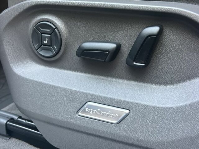 Бежевый Фольксваген Туарег, объемом двигателя 3 л и пробегом 127 тыс. км за 52500 $, фото 10 на Automoto.ua