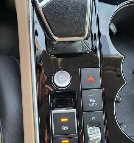 Бежевий Фольксваген Туарег, об'ємом двигуна 2.97 л та пробігом 128 тис. км за 53500 $, фото 53 на Automoto.ua