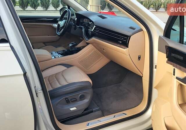 Бежевий Фольксваген Туарег, об'ємом двигуна 2.97 л та пробігом 128 тис. км за 53500 $, фото 70 на Automoto.ua