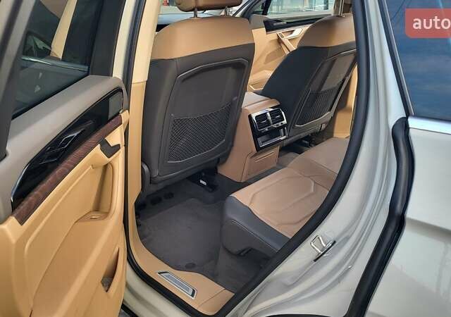 Бежевий Фольксваген Туарег, об'ємом двигуна 2.97 л та пробігом 128 тис. км за 53500 $, фото 56 на Automoto.ua