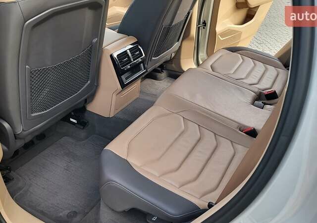 Бежевий Фольксваген Туарег, об'ємом двигуна 2.97 л та пробігом 128 тис. км за 53500 $, фото 57 на Automoto.ua