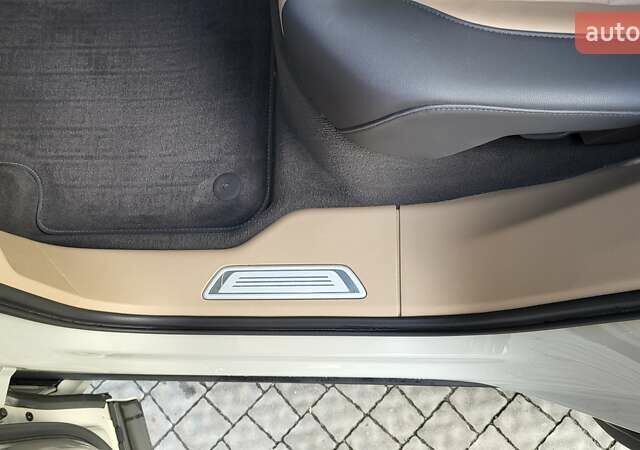 Бежевий Фольксваген Туарег, об'ємом двигуна 2.97 л та пробігом 128 тис. км за 53500 $, фото 62 на Automoto.ua