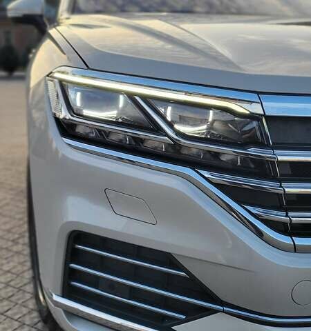 Бежевий Фольксваген Туарег, об'ємом двигуна 2.97 л та пробігом 128 тис. км за 53500 $, фото 28 на Automoto.ua