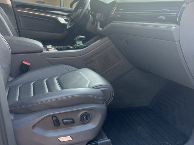 Бежевый Фольксваген Туарег, объемом двигателя 3 л и пробегом 127 тыс. км за 52500 $, фото 16 на Automoto.ua