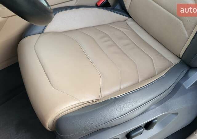 Бежевий Фольксваген Туарег, об'ємом двигуна 2.97 л та пробігом 128 тис. км за 53500 $, фото 66 на Automoto.ua