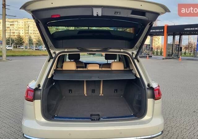 Бежевий Фольксваген Туарег, об'ємом двигуна 2.97 л та пробігом 128 тис. км за 53500 $, фото 77 на Automoto.ua