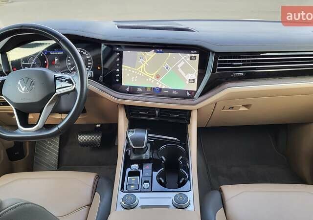 Бежевий Фольксваген Туарег, об'ємом двигуна 2.97 л та пробігом 128 тис. км за 53500 $, фото 42 на Automoto.ua