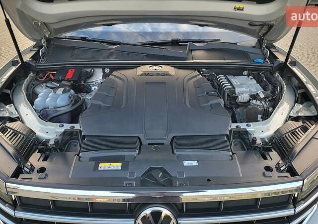 Бежевий Фольксваген Туарег, об'ємом двигуна 2.97 л та пробігом 128 тис. км за 53500 $, фото 75 на Automoto.ua