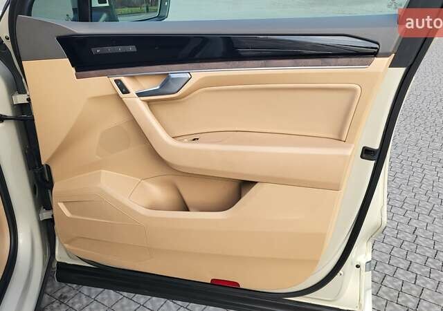 Бежевий Фольксваген Туарег, об'ємом двигуна 2.97 л та пробігом 128 тис. км за 53500 $, фото 71 на Automoto.ua