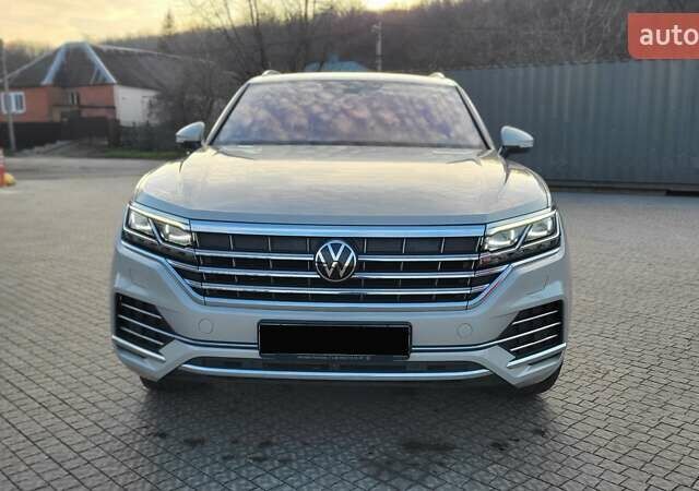 Бежевий Фольксваген Туарег, об'ємом двигуна 2.97 л та пробігом 128 тис. км за 53500 $, фото 2 на Automoto.ua