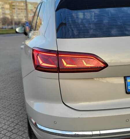 Бежевий Фольксваген Туарег, об'ємом двигуна 2.97 л та пробігом 128 тис. км за 53500 $, фото 33 на Automoto.ua