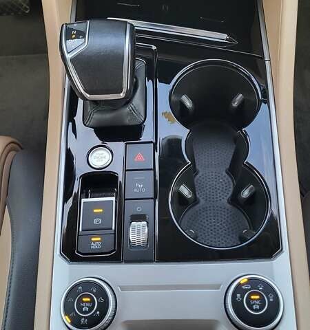 Бежевий Фольксваген Туарег, об'ємом двигуна 2.97 л та пробігом 128 тис. км за 53500 $, фото 48 на Automoto.ua