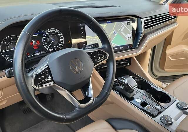 Бежевий Фольксваген Туарег, об'ємом двигуна 2.97 л та пробігом 128 тис. км за 53500 $, фото 39 на Automoto.ua