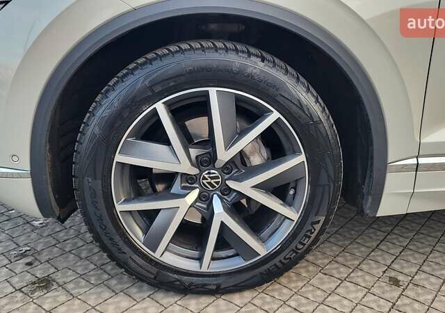 Бежевий Фольксваген Туарег, об'ємом двигуна 2.97 л та пробігом 128 тис. км за 53500 $, фото 82 на Automoto.ua