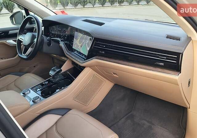 Бежевий Фольксваген Туарег, об'ємом двигуна 2.97 л та пробігом 128 тис. км за 53500 $, фото 69 на Automoto.ua