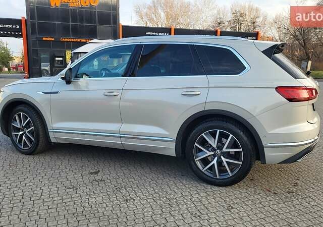 Бежевий Фольксваген Туарег, об'ємом двигуна 2.97 л та пробігом 128 тис. км за 53500 $, фото 21 на Automoto.ua