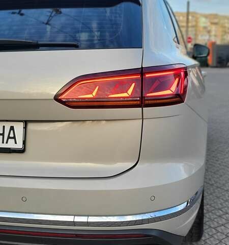 Бежевий Фольксваген Туарег, об'ємом двигуна 2.97 л та пробігом 128 тис. км за 53500 $, фото 34 на Automoto.ua