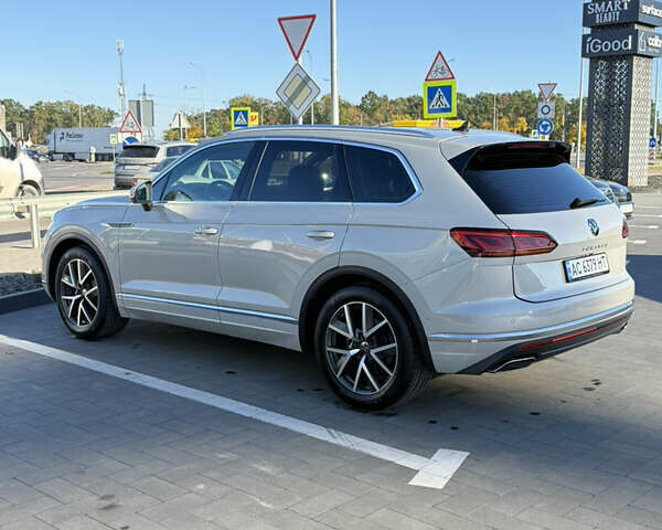 Бежевий Фольксваген Туарег, об'ємом двигуна 2.97 л та пробігом 265 тис. км за 48000 $, фото 2 на Automoto.ua