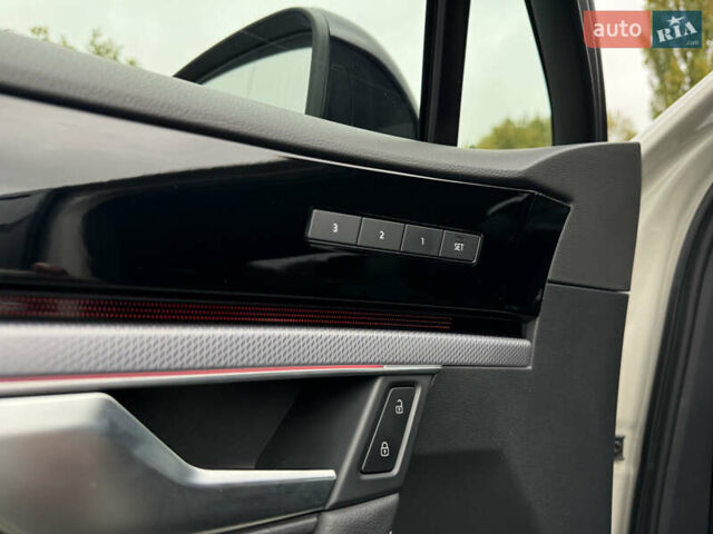 Бежевый Фольксваген Туарег, объемом двигателя 2.99 л и пробегом 9 тыс. км за 77000 $, фото 25 на Automoto.ua