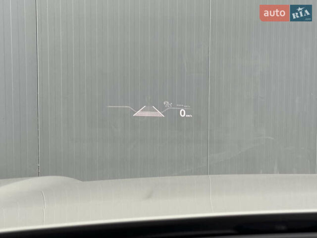 Бежевый Фольксваген Туарег, объемом двигателя 2.99 л и пробегом 9 тыс. км за 77000 $, фото 16 на Automoto.ua