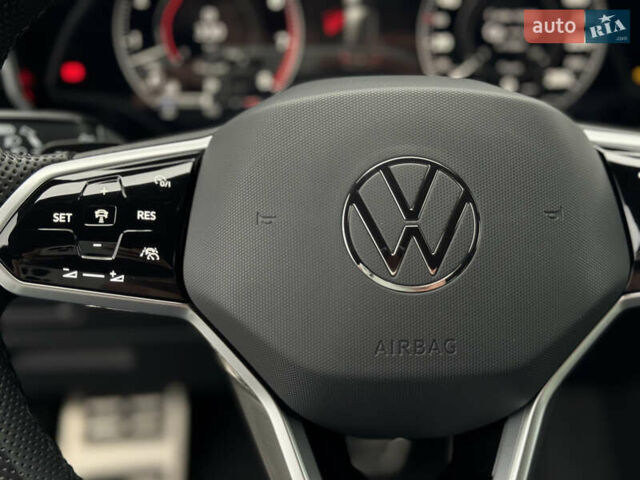 Бежевый Фольксваген Туарег, объемом двигателя 2.99 л и пробегом 9 тыс. км за 77000 $, фото 28 на Automoto.ua