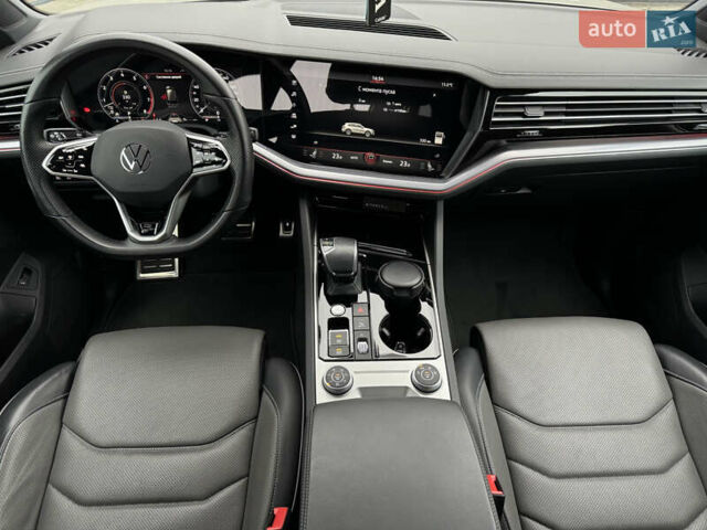 Бежевый Фольксваген Туарег, объемом двигателя 2.99 л и пробегом 9 тыс. км за 77000 $, фото 18 на Automoto.ua