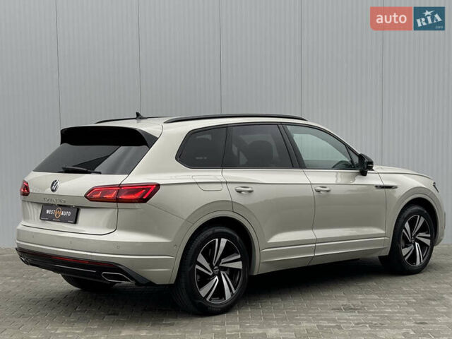 Бежевый Фольксваген Туарег, объемом двигателя 2.99 л и пробегом 9 тыс. км за 77000 $, фото 5 на Automoto.ua