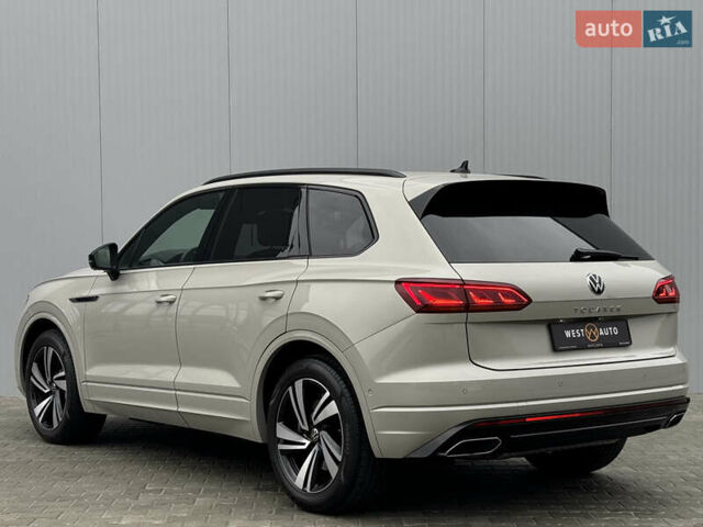 Бежевый Фольксваген Туарег, объемом двигателя 2.99 л и пробегом 9 тыс. км за 77000 $, фото 3 на Automoto.ua