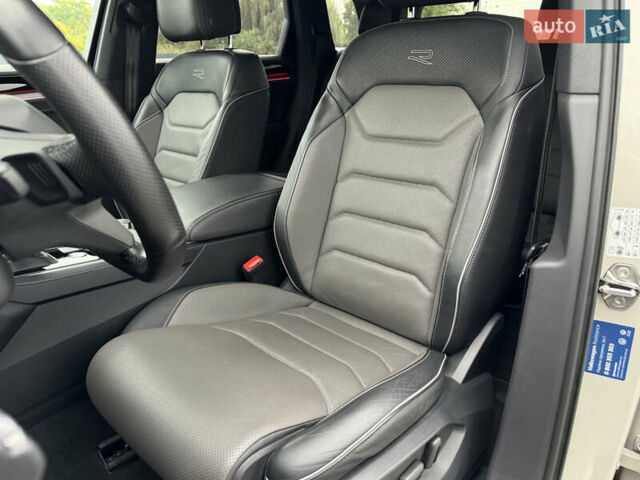 Бежевый Фольксваген Туарег, объемом двигателя 2.99 л и пробегом 9 тыс. км за 77000 $, фото 21 на Automoto.ua