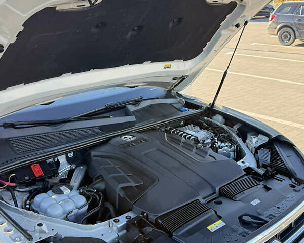 Бежевий Фольксваген Туарег, об'ємом двигуна 2.97 л та пробігом 265 тис. км за 48000 $, фото 19 на Automoto.ua