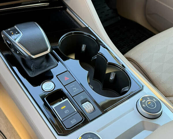 Бежевий Фольксваген Туарег, об'ємом двигуна 2.97 л та пробігом 265 тис. км за 48000 $, фото 11 на Automoto.ua