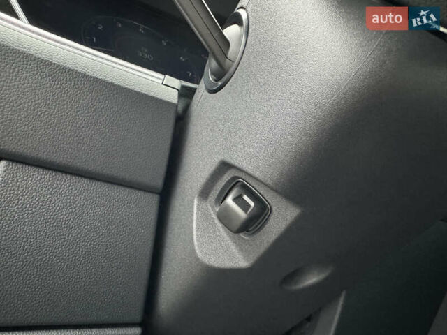 Бежевый Фольксваген Туарег, объемом двигателя 2.99 л и пробегом 9 тыс. км за 77000 $, фото 24 на Automoto.ua