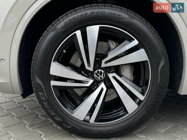 Бежевый Фольксваген Туарег, объемом двигателя 2.99 л и пробегом 9 тыс. км за 77000 $, фото 9 на Automoto.ua