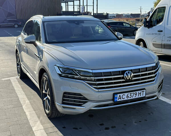 Бежевий Фольксваген Туарег, об'ємом двигуна 2.97 л та пробігом 265 тис. км за 48000 $, фото 1 на Automoto.ua