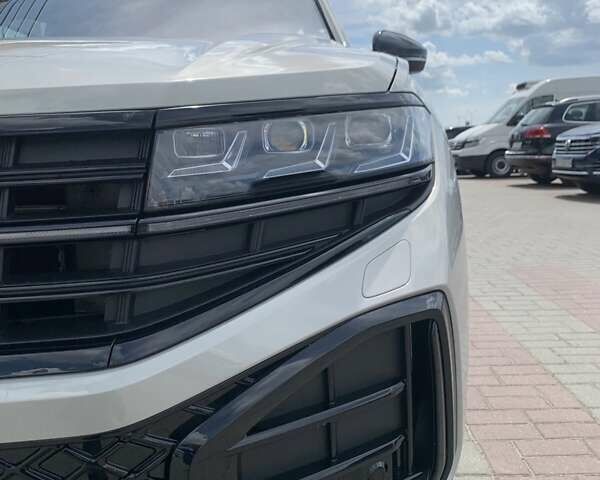 Бежевый Фольксваген Туарег, объемом двигателя 2.97 л и пробегом 27 тыс. км за 77000 $, фото 16 на Automoto.ua