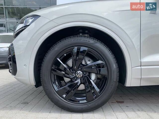 Бежевый Фольксваген Туарег, объемом двигателя 2.97 л и пробегом 27 тыс. км за 77000 $, фото 5 на Automoto.ua